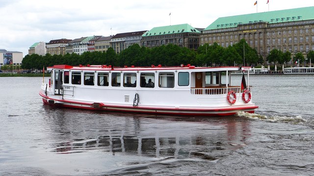 Alster Dampfer Alster boat tours